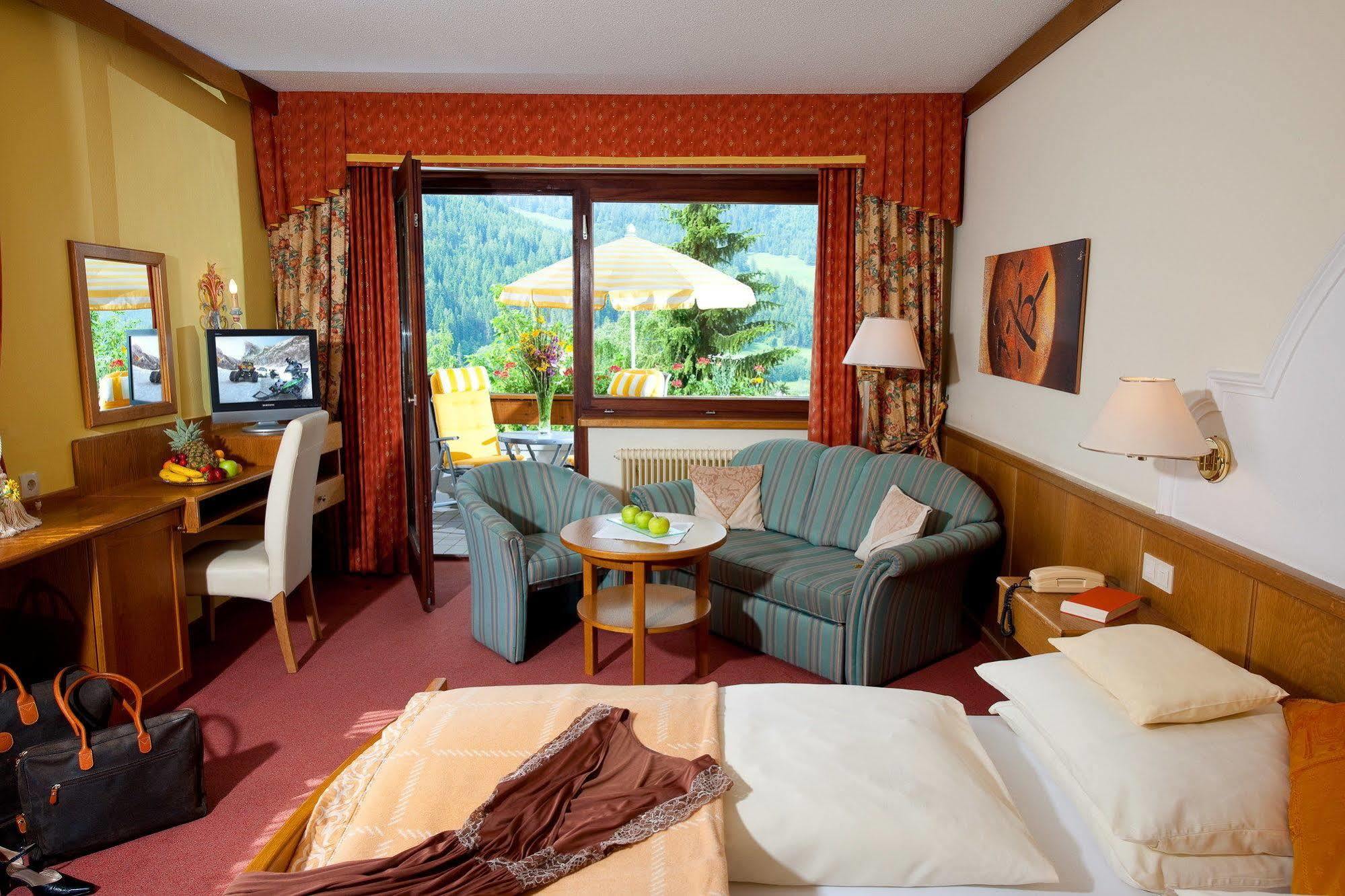 Wohlfuehl & Genusshotel Felsenhof Hotel 4*